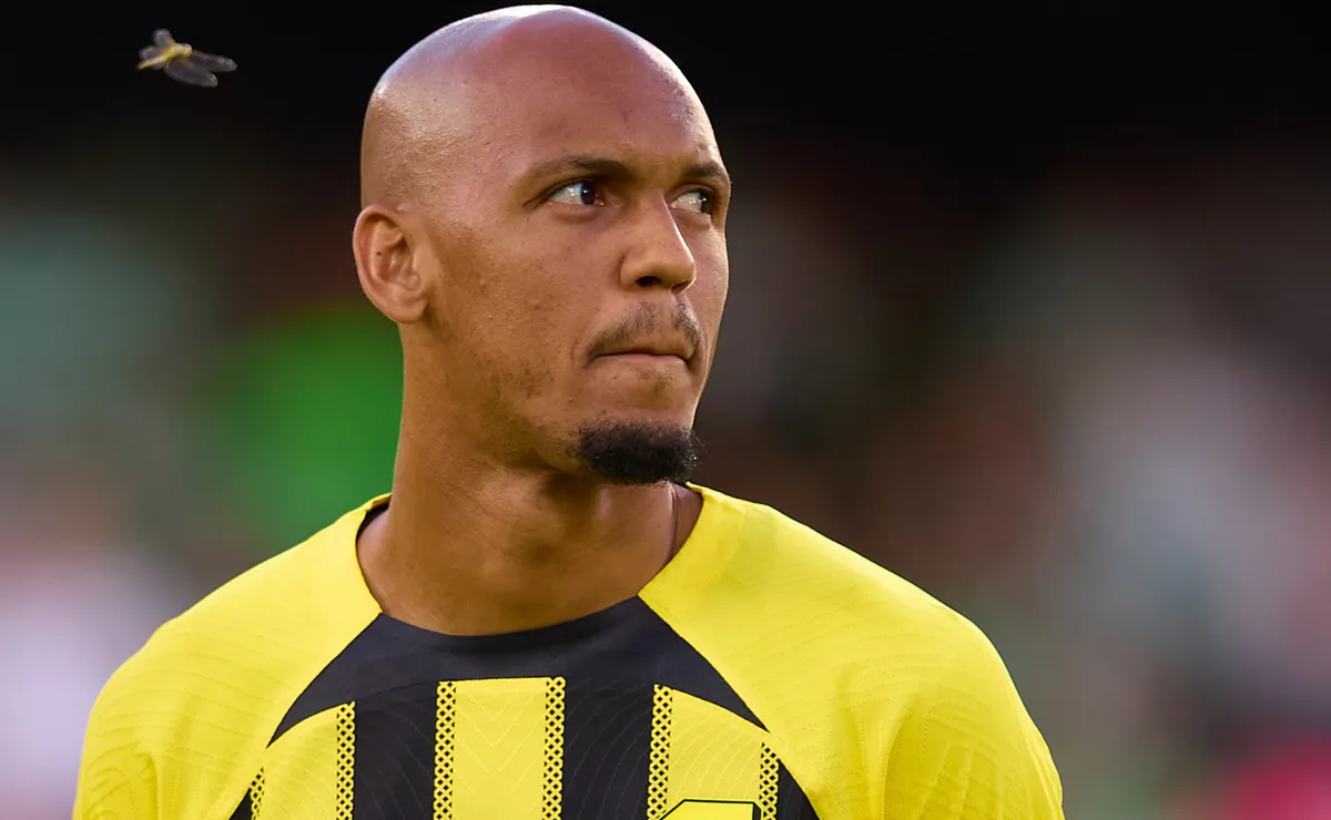 Cruzeiro monitora Fabinho e aguarda situação do volante após a Copa do Mundo 2026