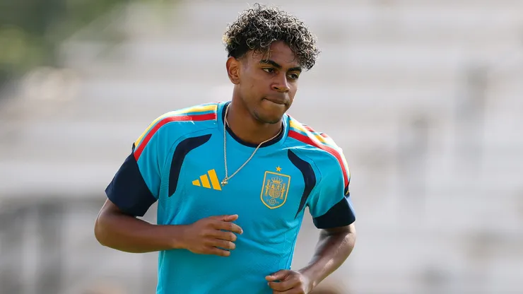 Yamal em treino pela Espanha. Photo by Florencia Tan Jun/Getty Images