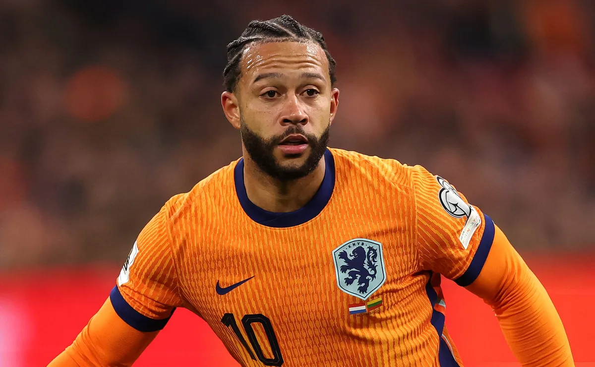 Memphis ganha minutos em campo e tem atuação discreta no empate entre Holanda x Japão