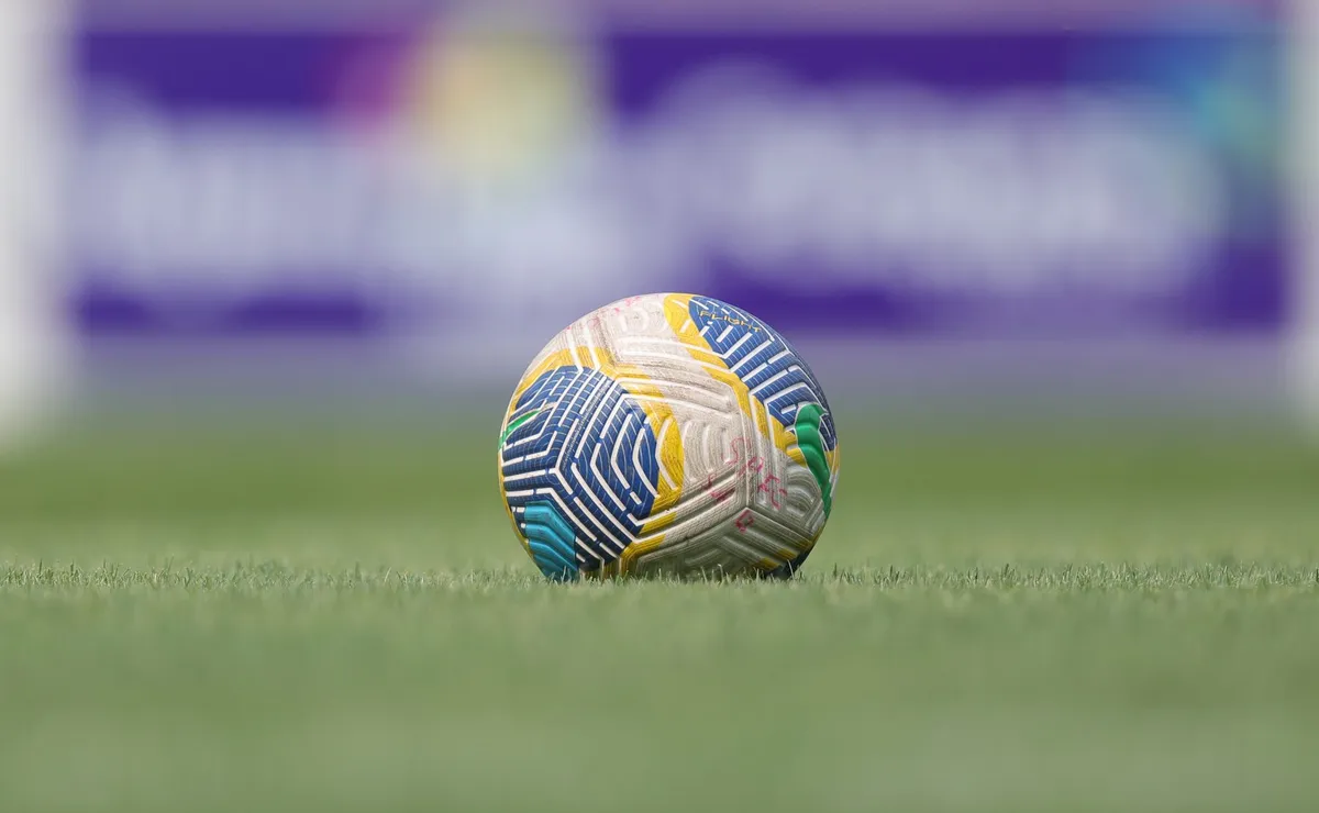 Futebol feminino segue ativo durante a Copa do Mundo com competições em diferentes países