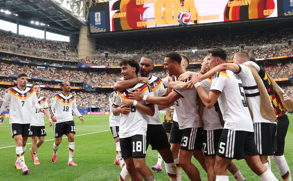 Bayern de Munique faz referência ao 7 x 1 após estreia da Alemanha na Copa