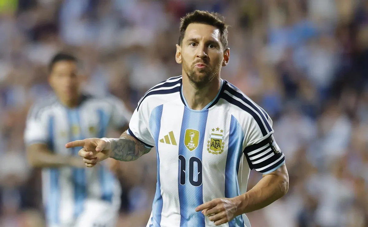 Debate Messi x Pelé ganha repercussão e PVC defende brasileiro: “É uma entidade diferente”