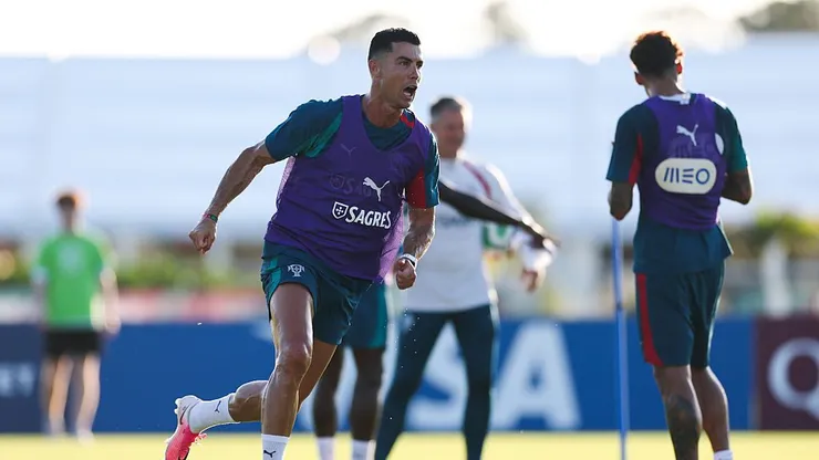 Cristiano Ronaldo, camisa 7 de Portugal, participa de um exercício durante um treino preparatório para a Copa do Mundo. (Photo by Megan Briggs/Getty Images)