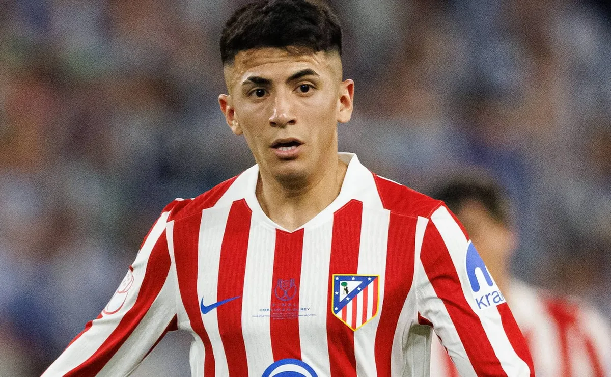 Flamengo ganha concorrência do Napoli por Thiago Almada, meia da Argentina