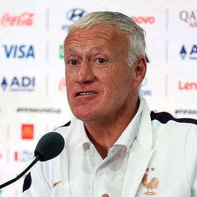 Didier Deschamps vê Espanha como a favorita na Copa