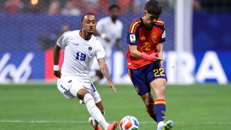 Espanha tropeçou na estreia da Copa do Mundo - Foto: Buda Mendes/Getty Images