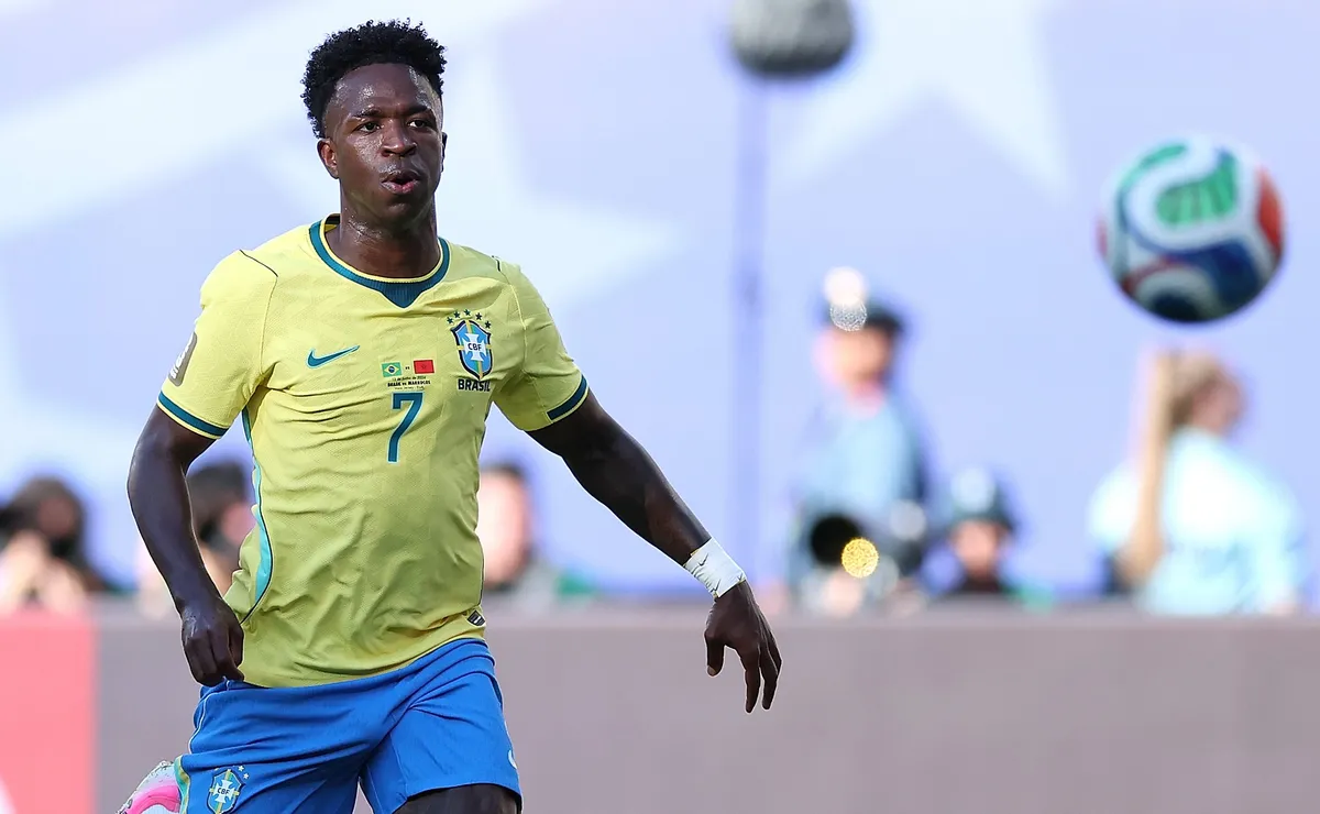 Vinícius Jr entra para a lista de jogadores que marcaram gols em mais de uma Copa pelo Brasil