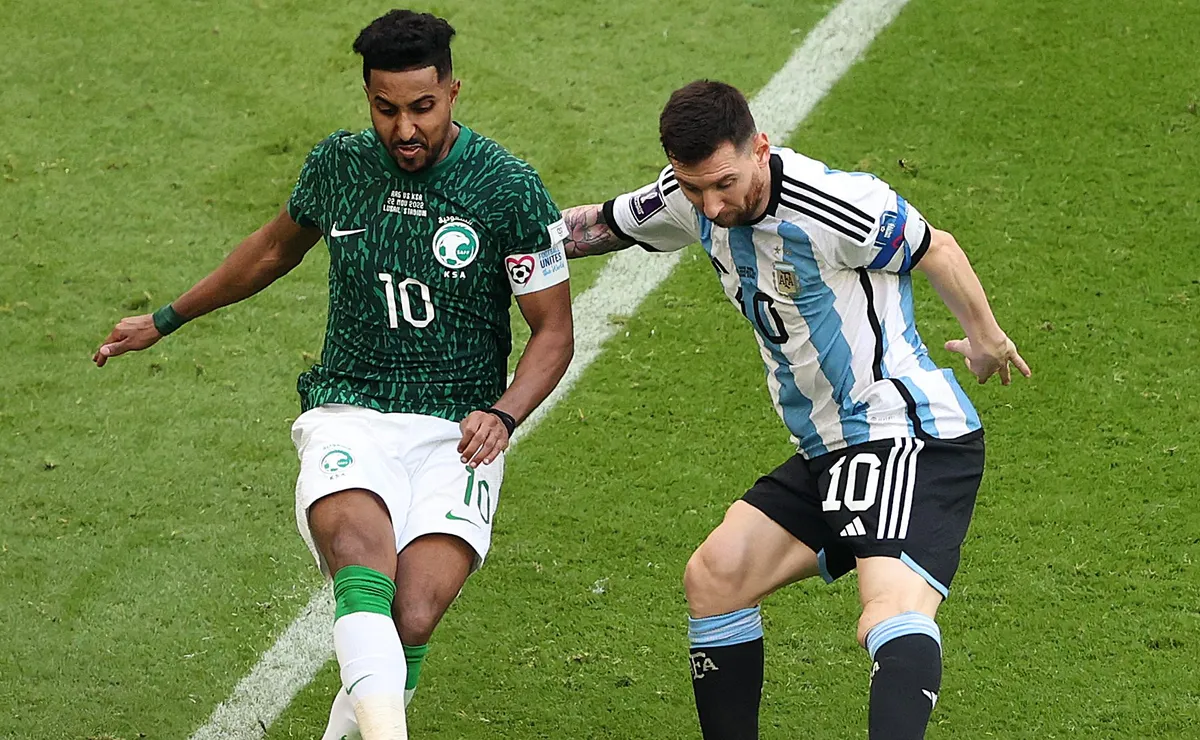 Argentina busca vitória diante de Argélia após tropeços recentes em estreias de Copa do Mundo
