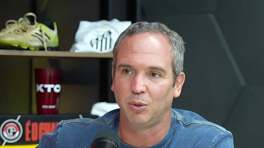 Foto: Reprodução/YouTube Charla Podcast – Caio Ribeiro criticou o técnico da Bélgica.