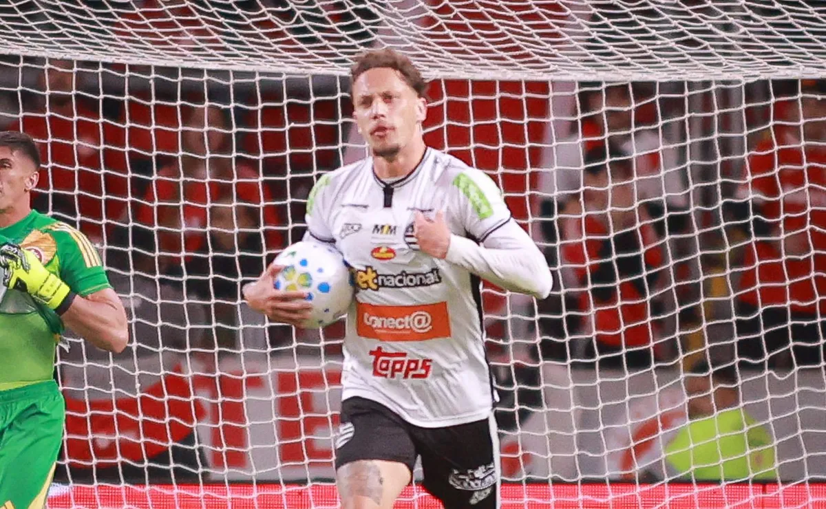 Cruzeiro negocia acordo por Ian Lucas, e Santos perde disputa para o Athletic
