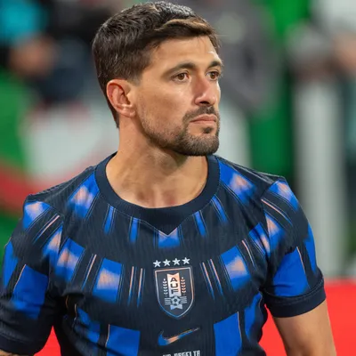 Arrascaeta, Varela e De la Cruz voltam ao Flamengo após eliminação do Uruguai