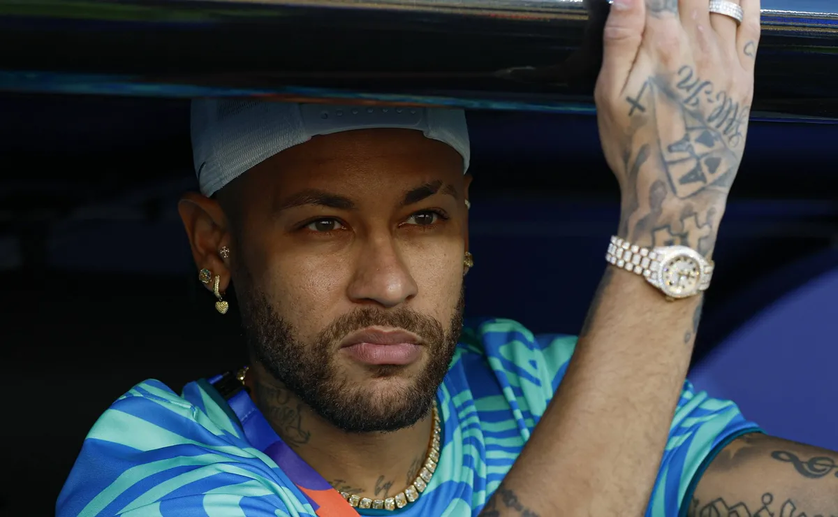 Vampeta crava que lesão de Neymar segue grave: “Não tem chance nenhuma”
