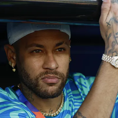 Vampeta revela que lesão de Neymar segue grave