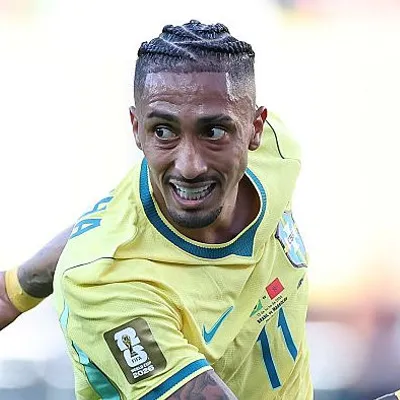 Raphinha fica fora do treino após apresentar bolhas nos pés