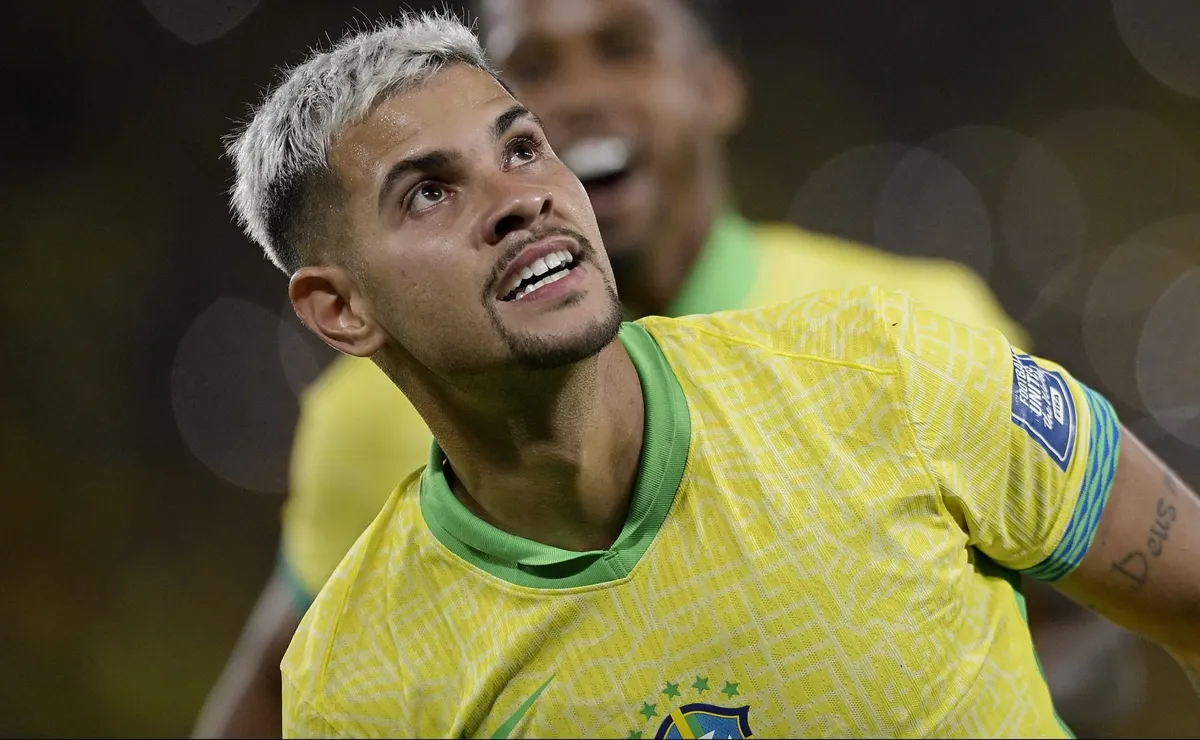 Zico rasga elogios a Bruno Guimarães na Copa do Mundo: “Visão de jogo muito boa”
