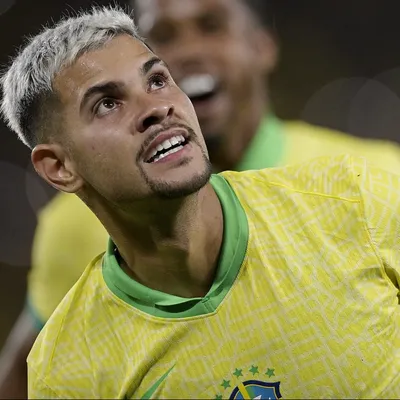 Zico rasga elogios a Bruno Guimarães na Copa do Mundo