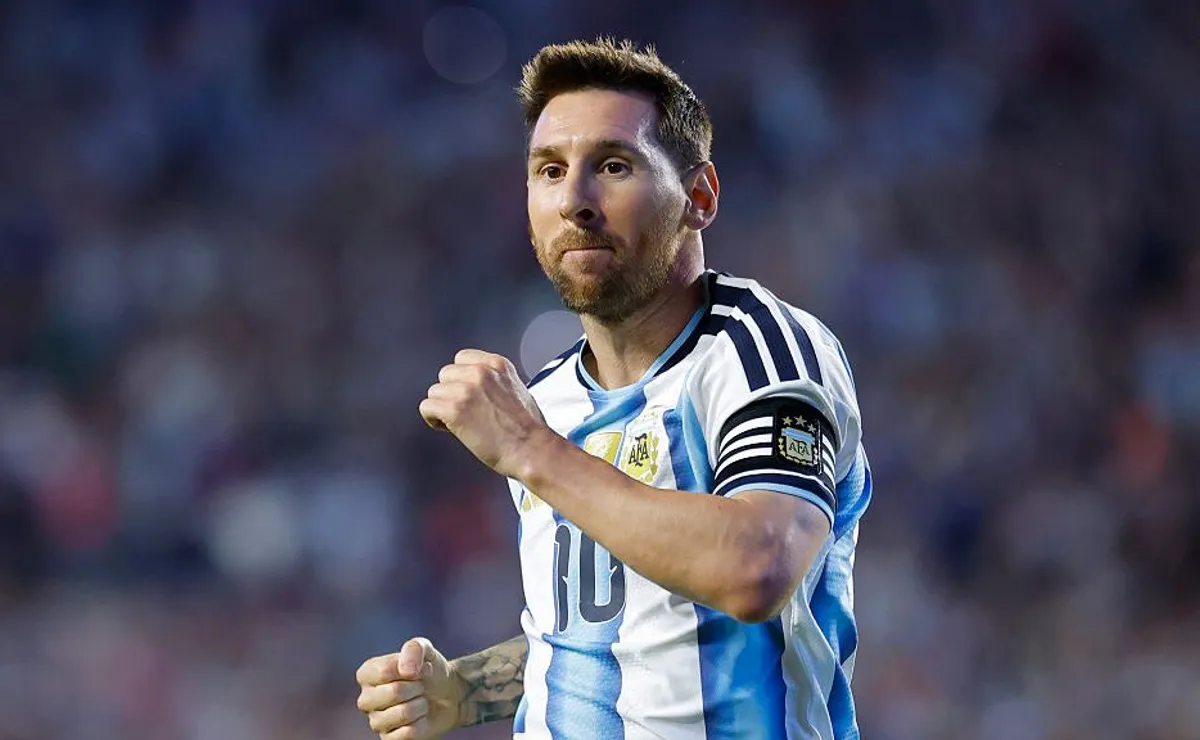 Argentina estreia na Copa do Mundo com base campeã mantida e Messi como destaque
