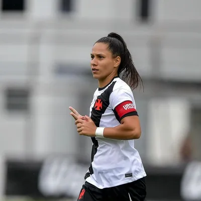 Ju Santos valoriza pausa e mira retomada do Vasco