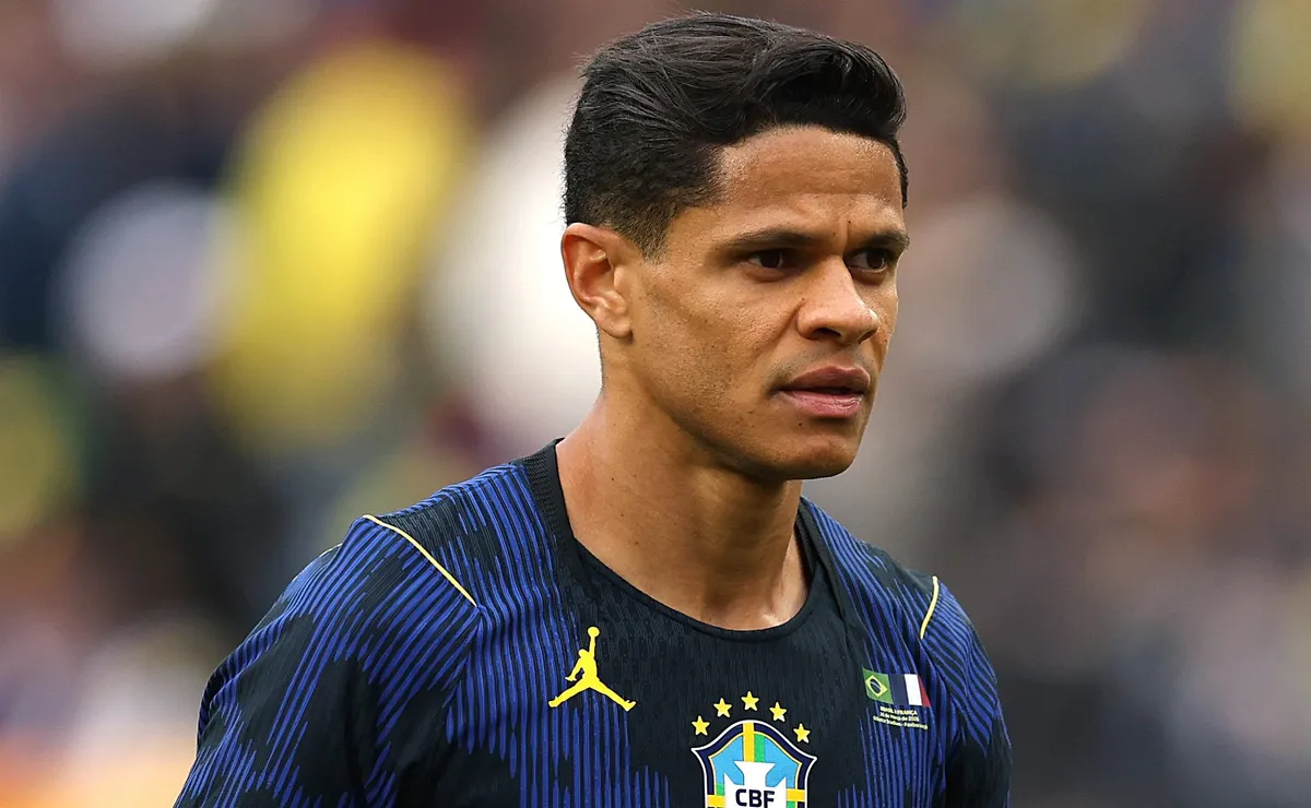 Douglas Santos torce por Neymar voltando 100% o quanto antes pela Seleção Brasileira na Copa do Mundo