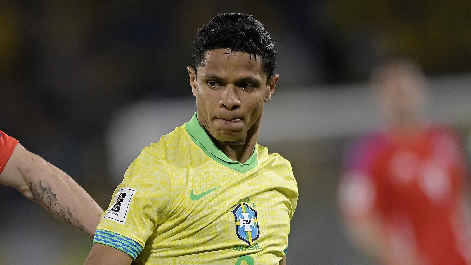 Douglas Santos jogador do Brasil