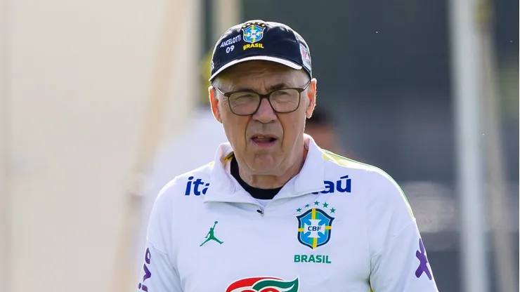 Ancelotti durante treino da Seleção Brasileira, nos Estados Unidos - Foto: Rodolfo Buhrer/AGIF