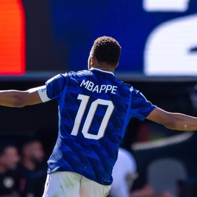 Mbappé precisa de dois gols para ser o maior artilheiro das Copas