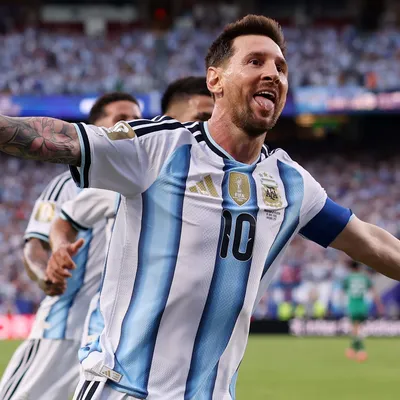 Argentina bate a Argélia com hat-trick de Messi
