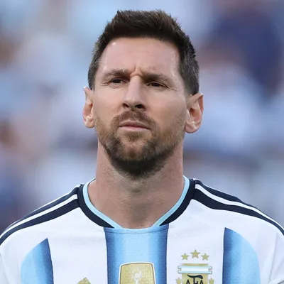 Messi quase foi expulso na estreia da Argentina na Copa
