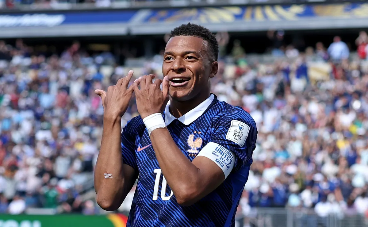 Mbappé supera Pelé em média de gol nas Copas do Mundo e pode ultrapassar Messi