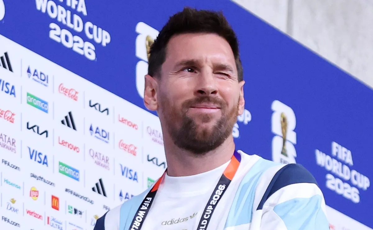 Especialistas de arbitragem dividem opiniões sobre expulsão após falta criminosa de Lionel Messi