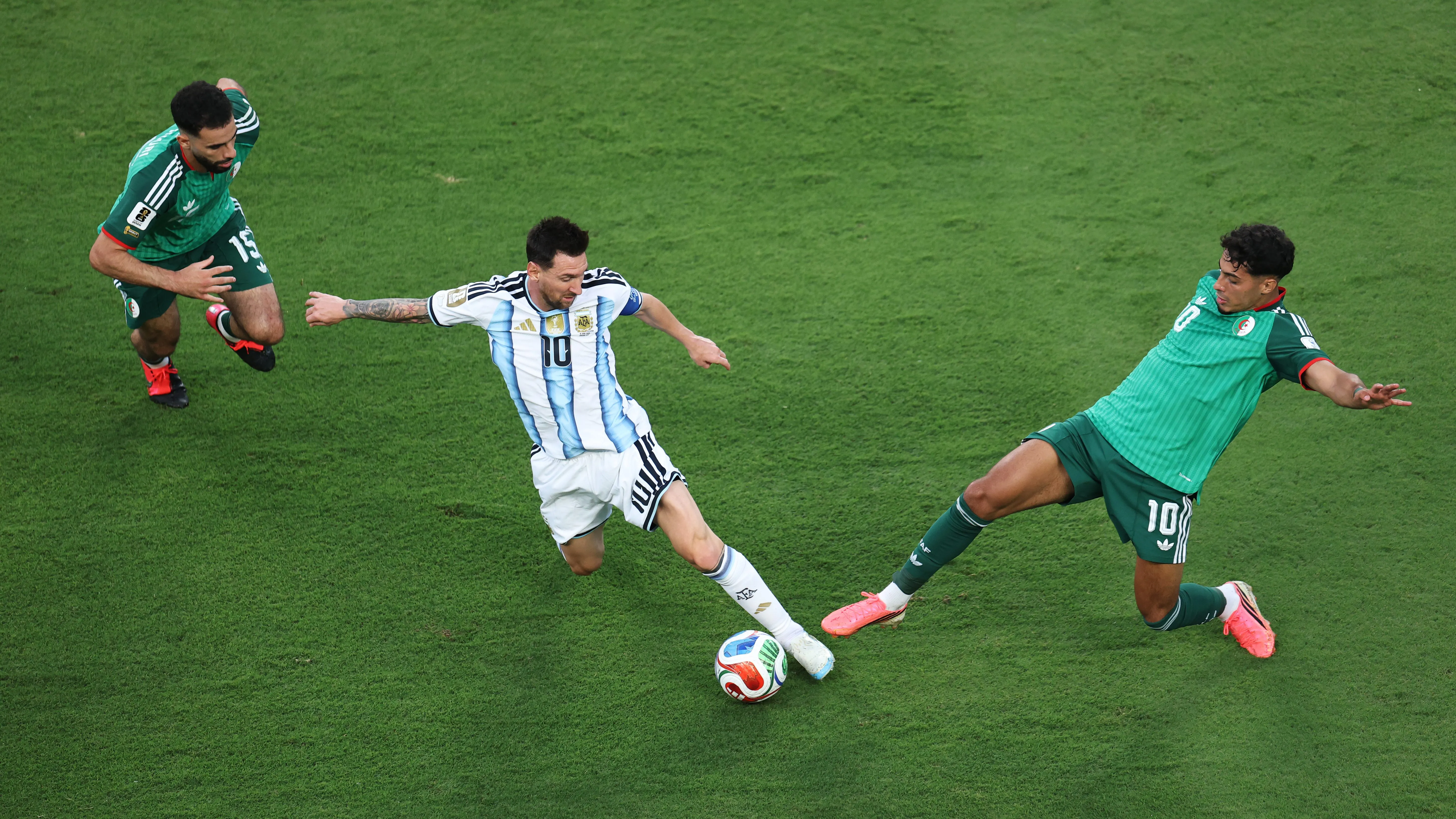 VAR nem sequer chamou para revisão - (Photo by Francois Nel/Getty Images).