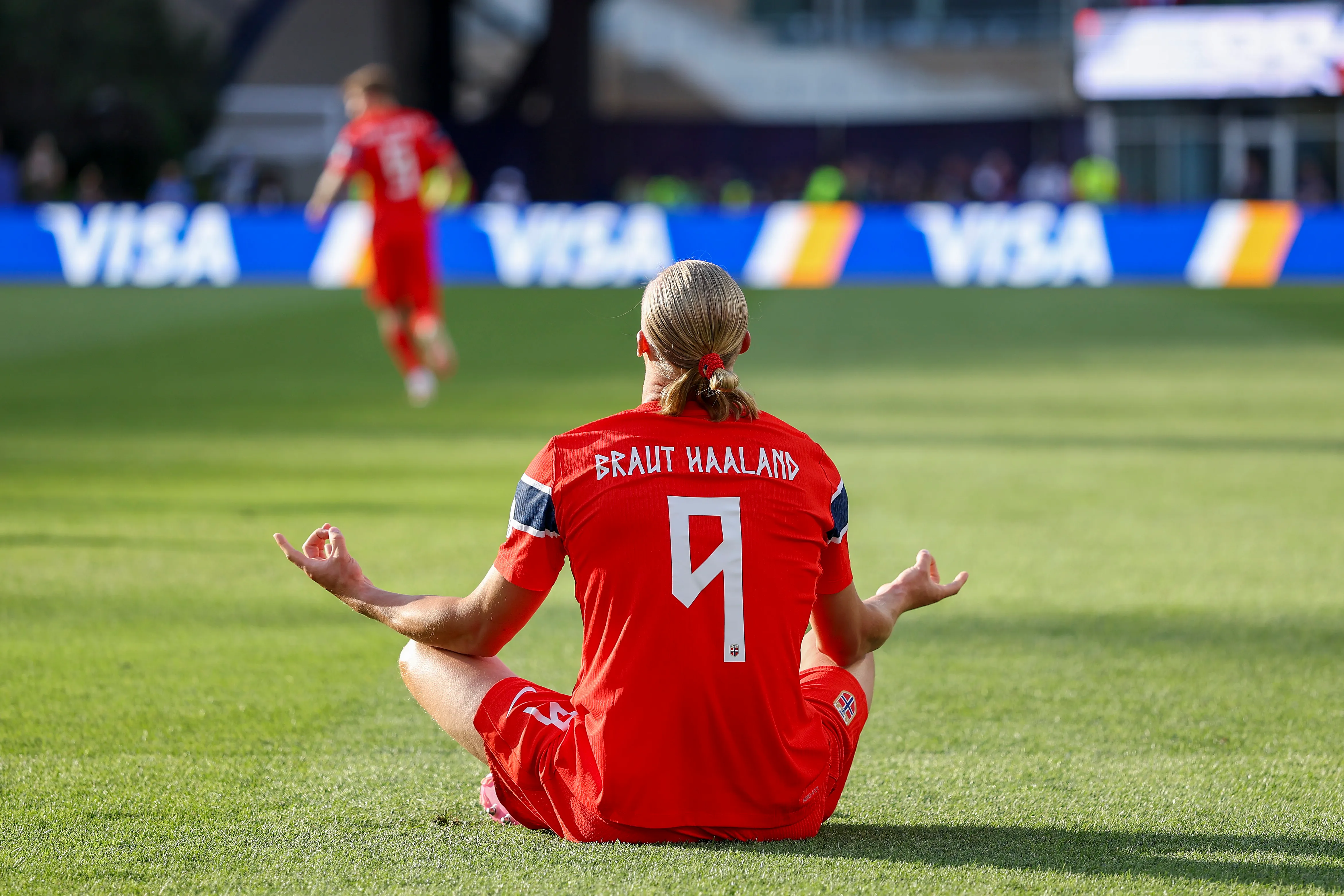 Craque do Manchester City, Haaland fez dois gols em vitória da Noruega por 4 a 1 sobre o Iraque pela estreia no Mundial – Foto: Justin Setterfield/Getty Images