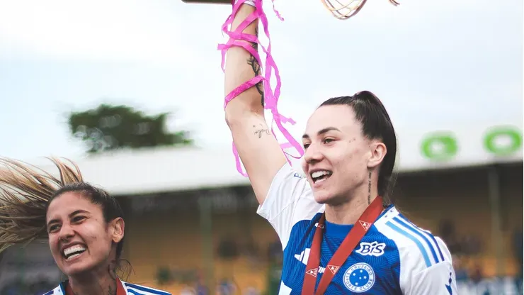 Paloma Maciel em campo pelo Cruzeiro