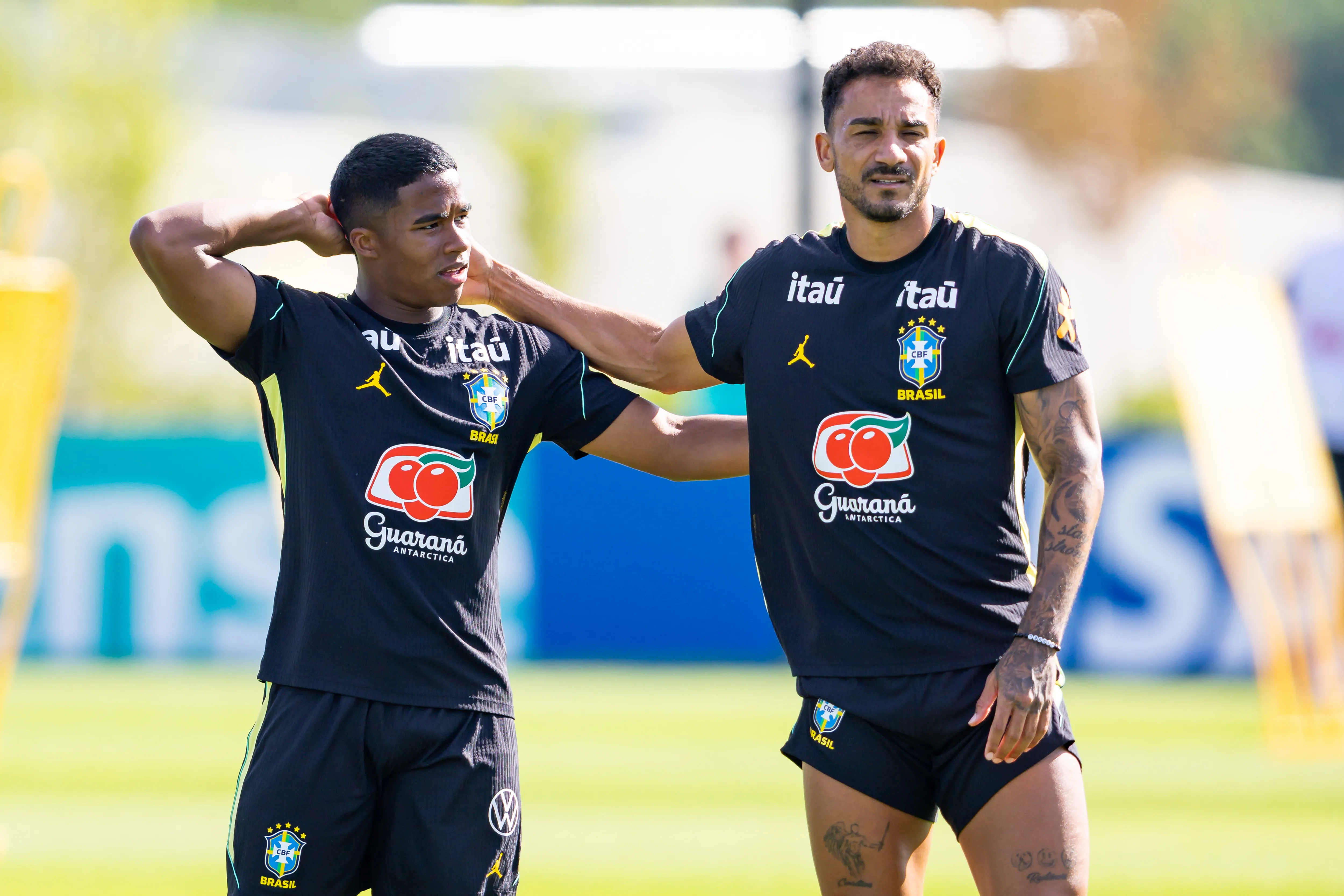 ESTADOS UNIDOS – NOVA JERSEY – 15/06/2026 – SELECAO BRASILEIRA, TREINO – Endrick e Danilo jogadores do Selecao Brasileira durante treino no Centro de Treinamento CT Columbia Park. Foto: Rodolfo Buhrer/AGIF