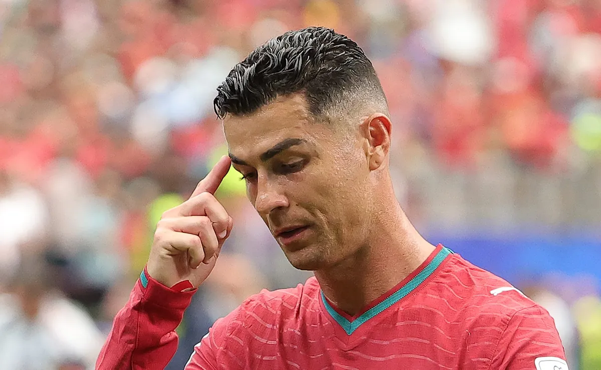 Cristiano Ronaldo pede calma após estreia inesperada e está focado para a próxima partida