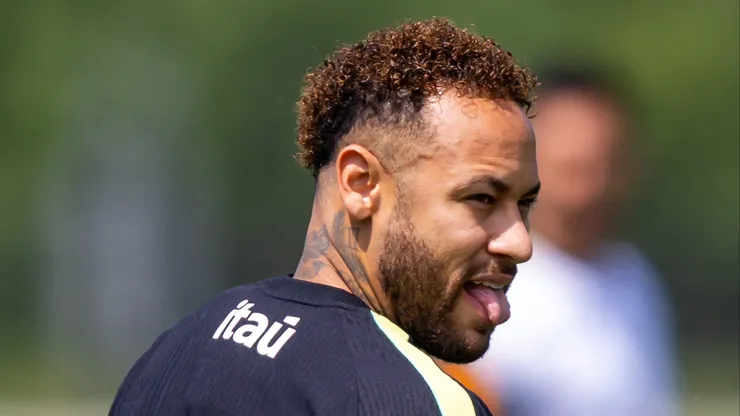 Neymar durante treino da Seleção Brasileira - Foto: Rodolfo Buhrer/AGIF