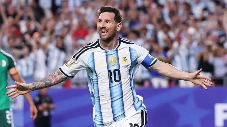 Lionel Messi se envolveu em lance polêmico contra a Argélia