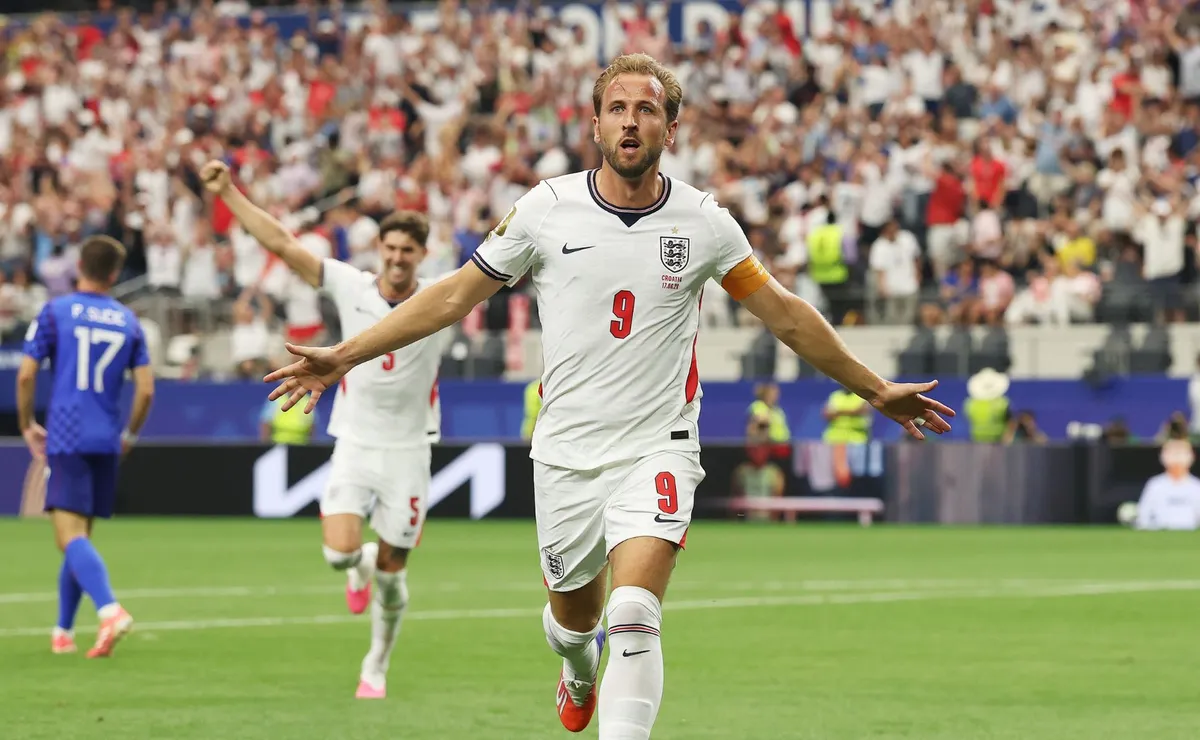 Kane marca duas vezes, bate recorde em Copas e vira herói da Inglaterra