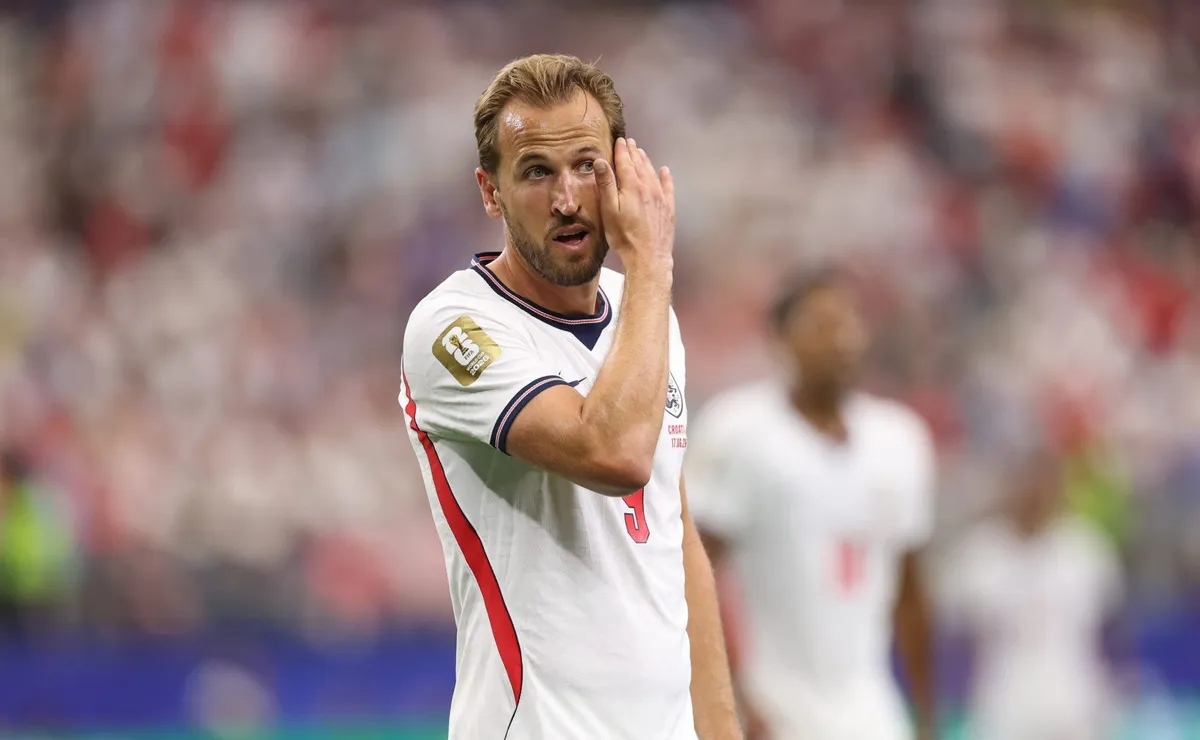 Harry Kane perde gol inacreditável e passa em branco durante empate da Inglaterra na Copa