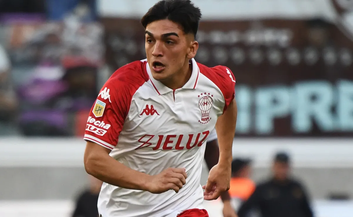 Alvo do Santos: César Ibáñez, do Huracán, tem números inferiores aos de Escobar em 2026
