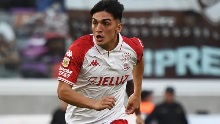 César Ibáñez é um dos alvos do Santos no mercado - Foto: Joaquín Camiletti/Getty Images