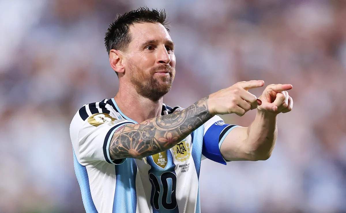 Emoção de Messi após estreia da Argentina teve relação com estado de saúde do pai