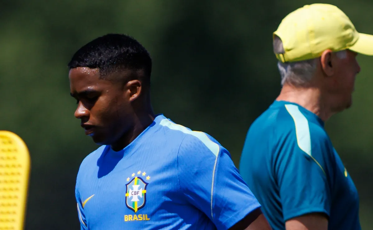 Ancelotti faz novos testes e observa Endrick como titular em treino da Seleção Brasileira