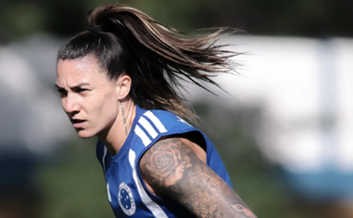 Cruzeiro confirma grave lesão da zagueira Paloma Maciel, que passará por cirurgia