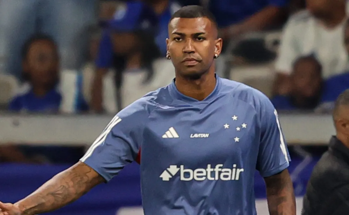 Walace busca redenção no Cruzeiro após polêmica e tem futuro incerto na temporada