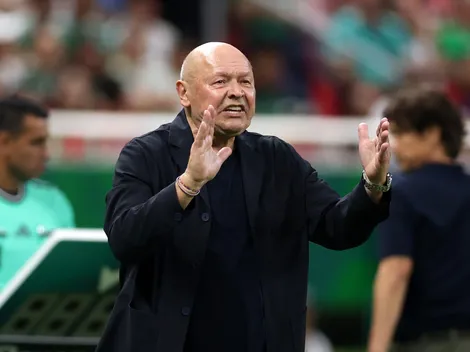 Miroslav Koubek aposta em escalação parecida com a estreia