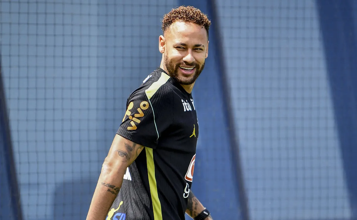 Neymar volta aos treinos da Seleção Brasileira, mas segue fora contra o Haiti