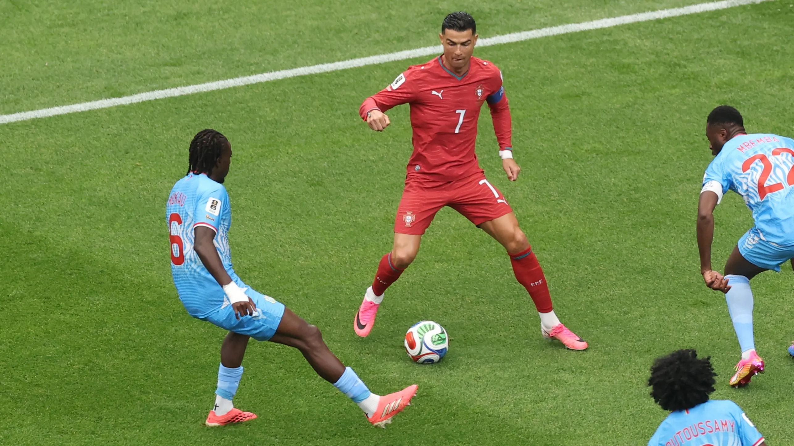Mukau marcou CR7 no confronto - (Photo by Lars Baron/Getty Images).