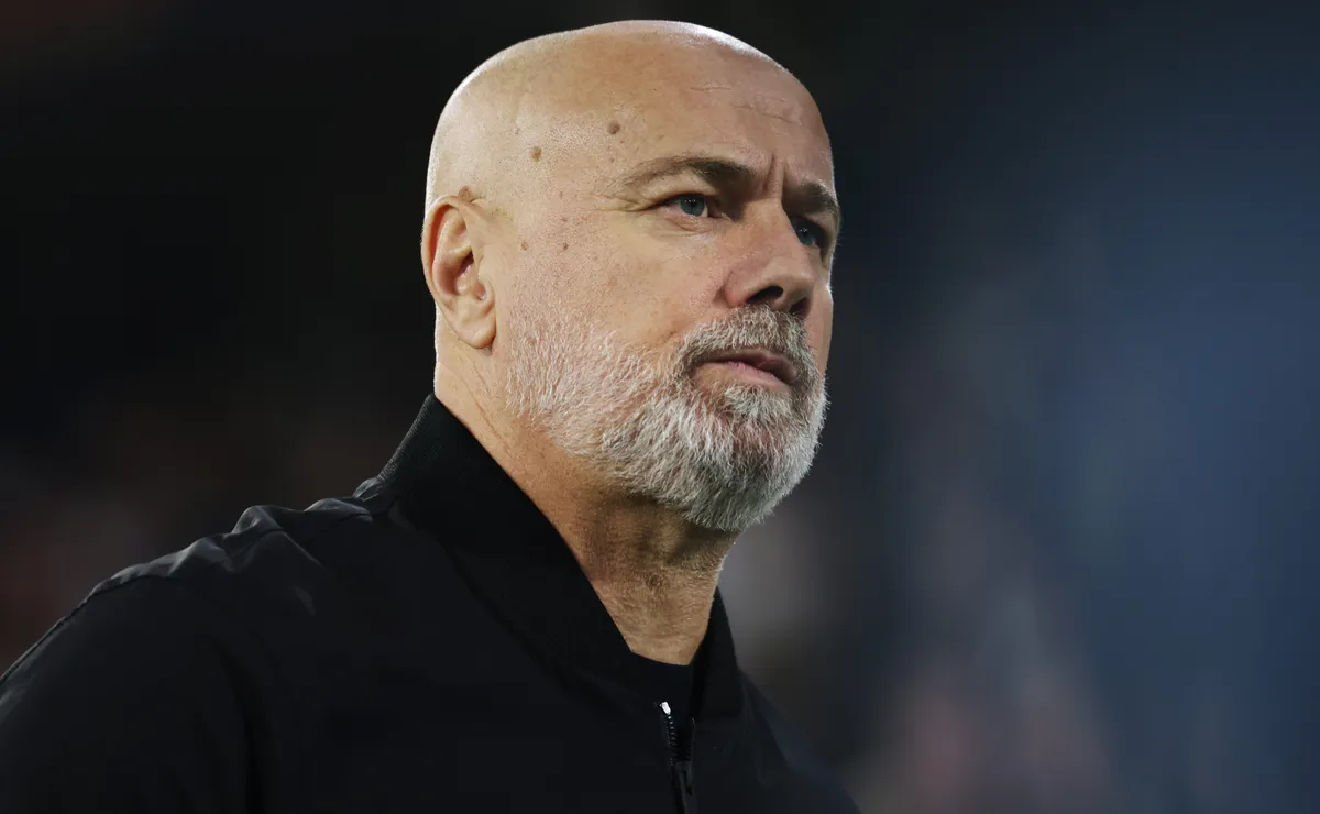 Sergej Barbarez testa Bósnia com Demirovic e Lukic titulares para enfrentar a Suíça