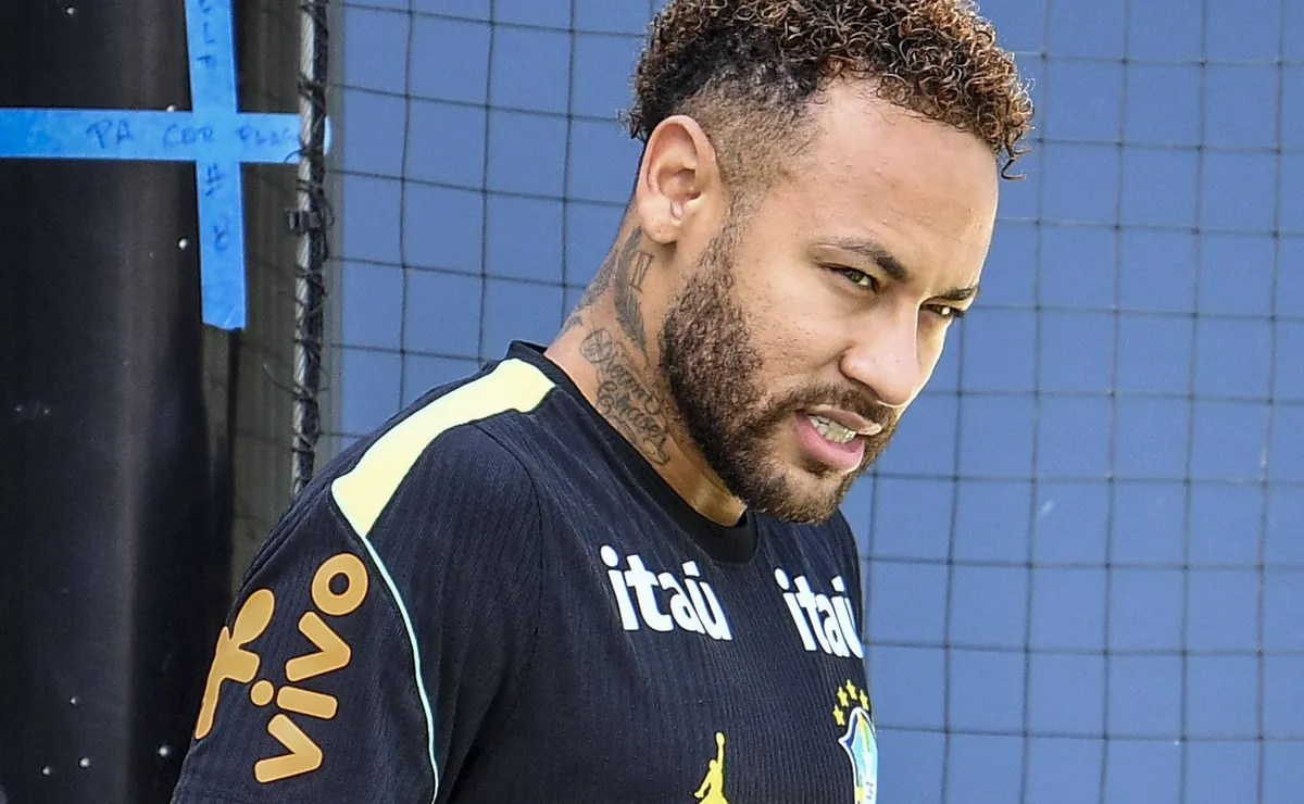 Neymar não viaja com a Seleção Brasileira e está fora do duelo contra o Haiti